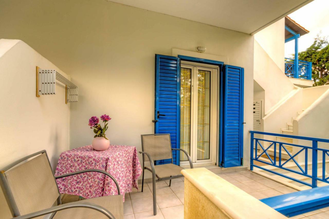 Elegant 1Br By Heraklion Beach Sun &Comfort Await Amoudara  Exterior photo